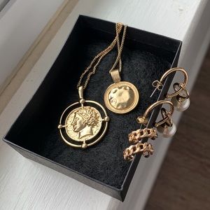 Six Pieces of Gold and Pearl Jewelry Bundle